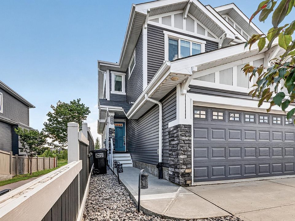 1st image of 866 Ebbers Cres NW