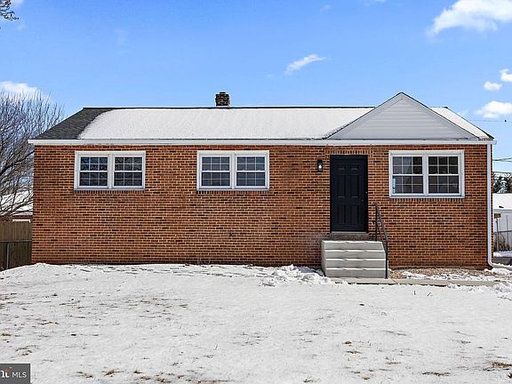 2nd image of 318 S Dupont Rd