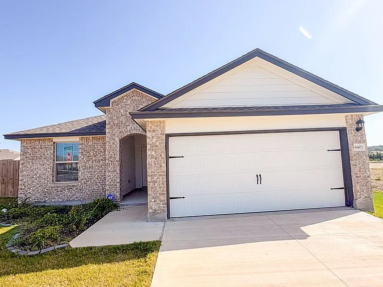 6401 Coneflower Dr — Photo 1