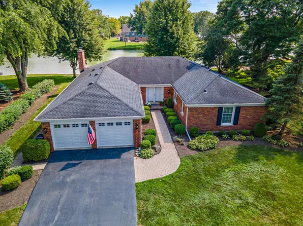 1217 Lake Shore Dr N, Barrington, IL 60010