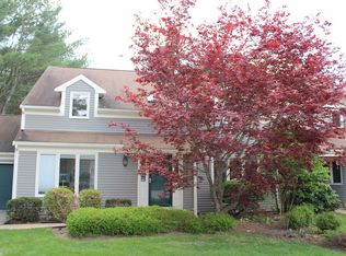 5 Foreside Cmn, Falmouth, ME 04105