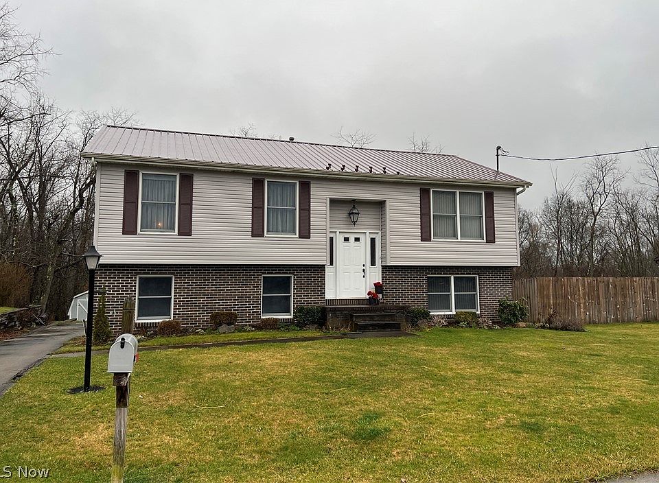 1st image of 301 Skyview Dr