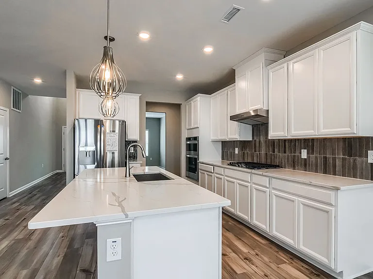 3917 Eccles Ln — Photo 5