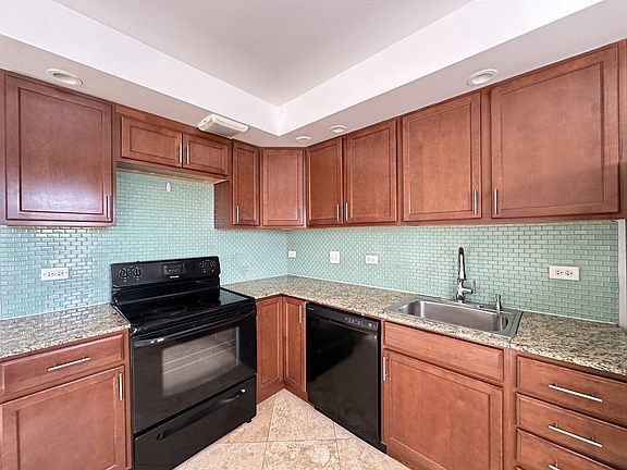3rd image of 7630.5 N Milwaukee Ave #B4