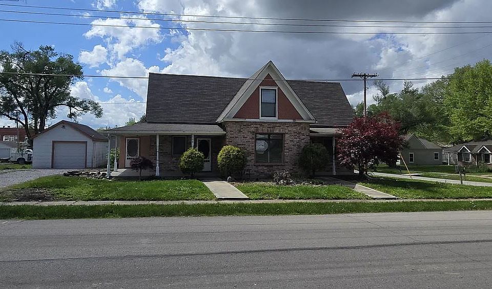 1st image of 104 N Grove St