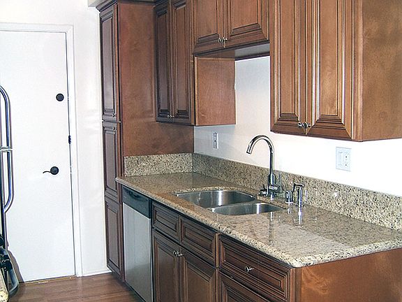 5th image of 1819 Parnell Ave APT 9