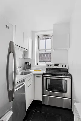 Sold by Sotheby's International Realty | media 3