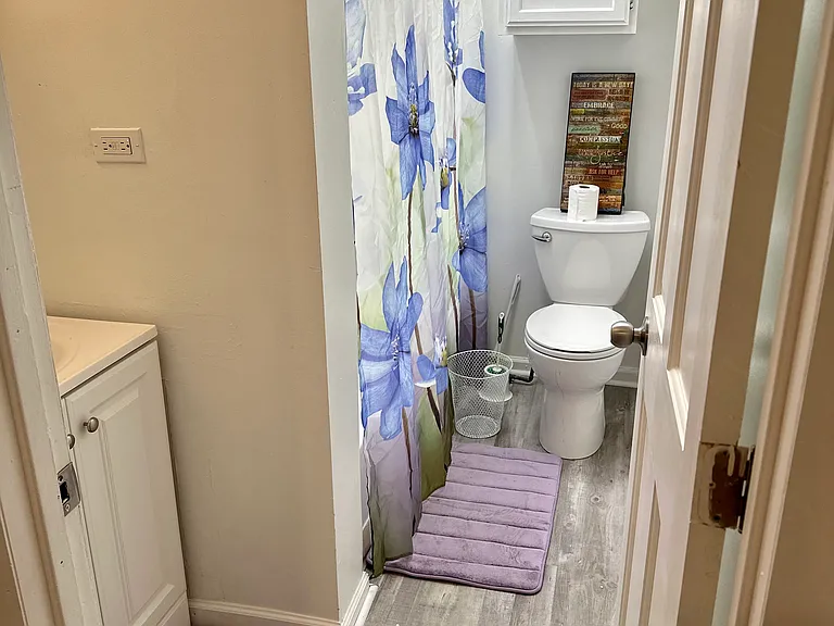 1627 Dewey Ave — Photo 15