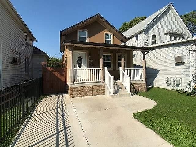 1st image of 330 Elliott St W