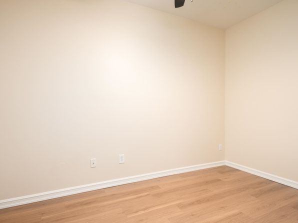 1 bedroom rental in Surrey — photo 12