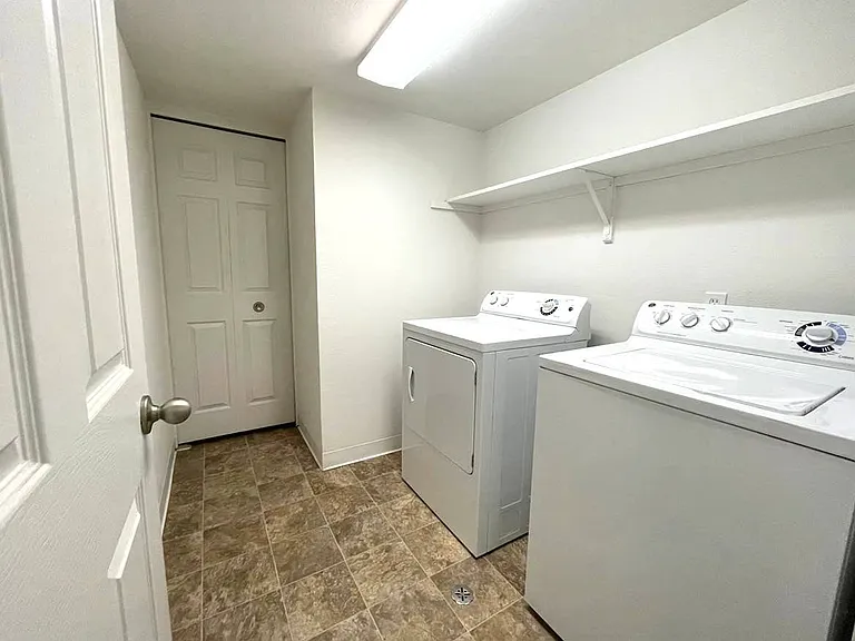 Thornridge Apartments — Photo 47