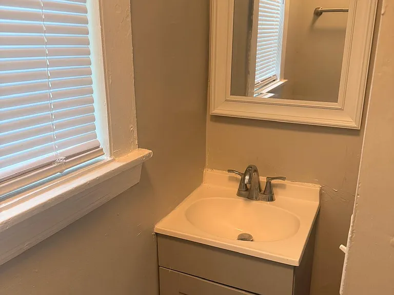 514 Avenue C NE #4 — Photo 9