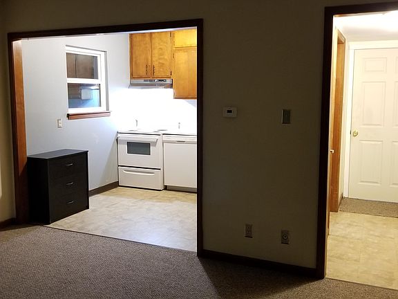 2nd image of 2202 S Broadway St