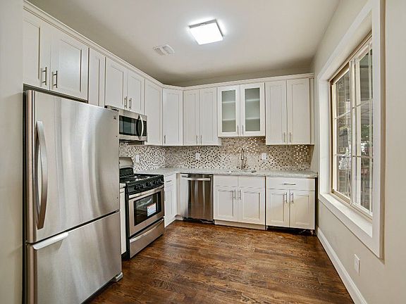4th image of 1651 E 49th St