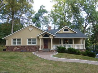 120 Lakeview Ave, Watchung, NJ 07069