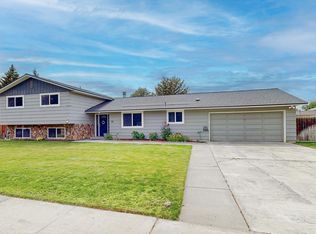 715 N Quillan St, Kennewick, WA 99336
