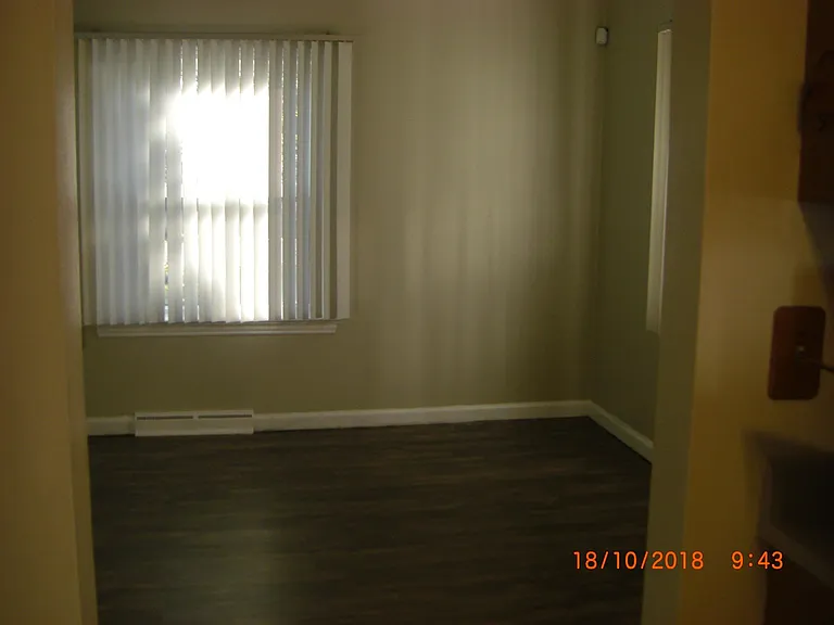 21395 Oxford Ave — Photo 31