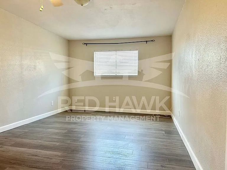 281 S California St — Photo 22