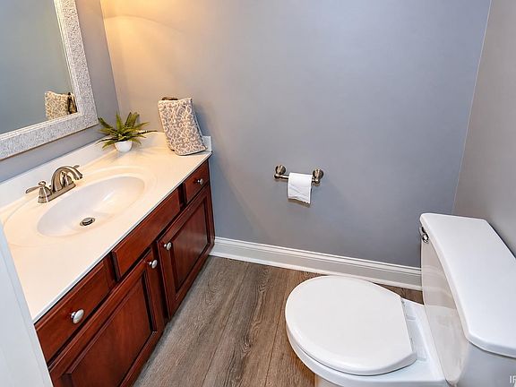 5th image of 10210 Brook Meadow Dr