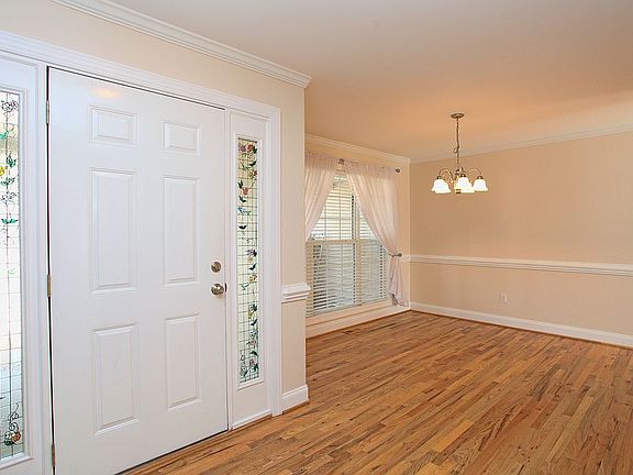 Foyer/Dining