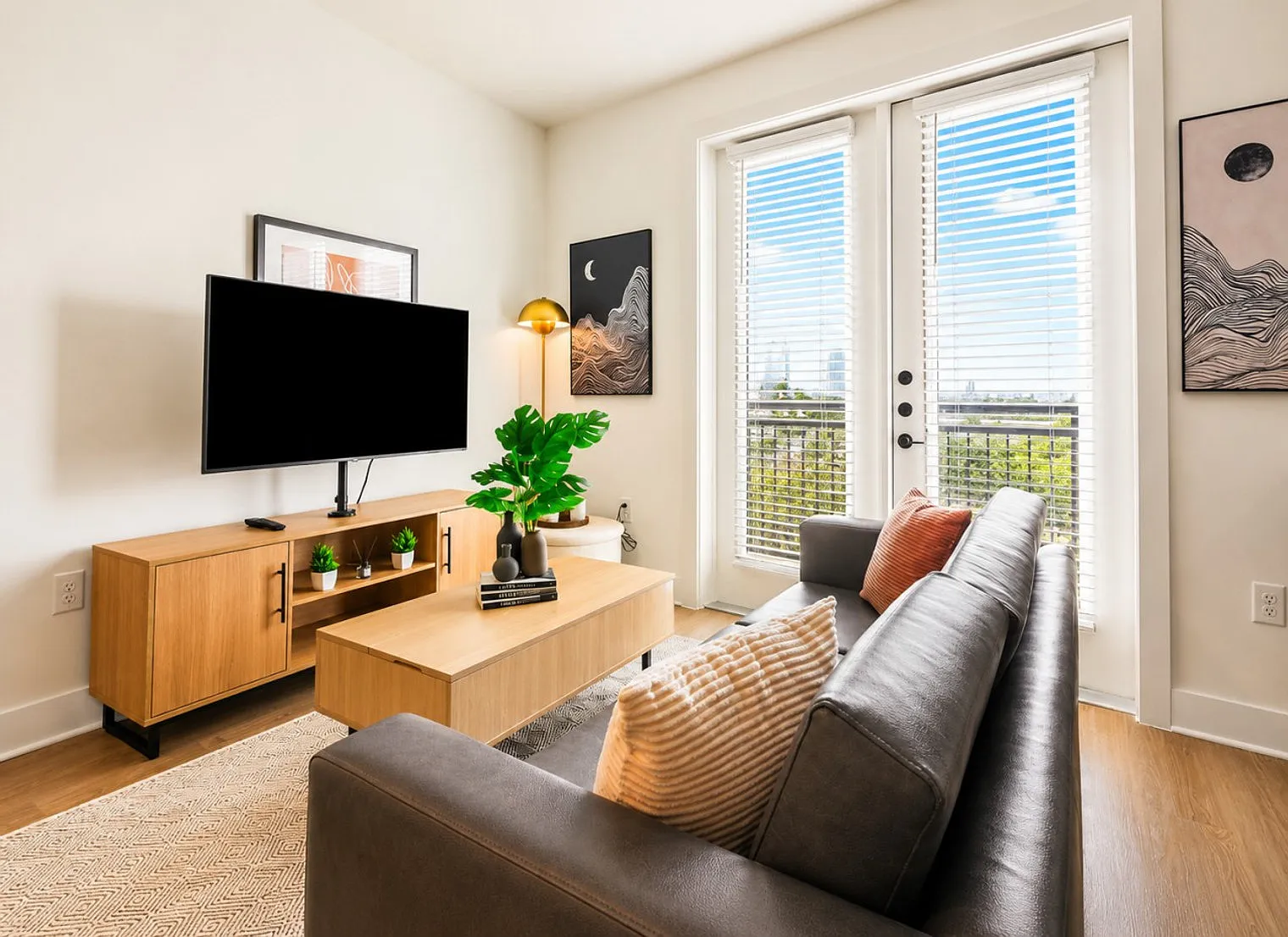 1 bed, 1.0 bath, 301 sqft, $2,695 — Photo 1