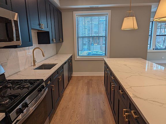 2nd image of 4409 N Seeley Ave #1WW