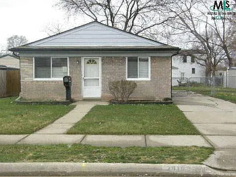 26103 Townley St photo 1