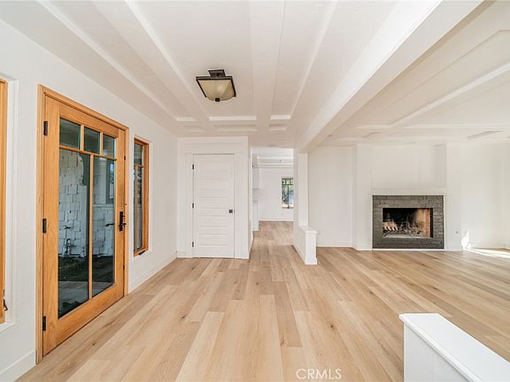 5th image of 1076 Los Altos Ct