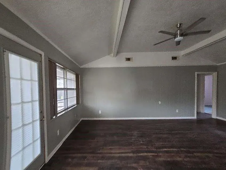 1307 Cactus St — Photo 11