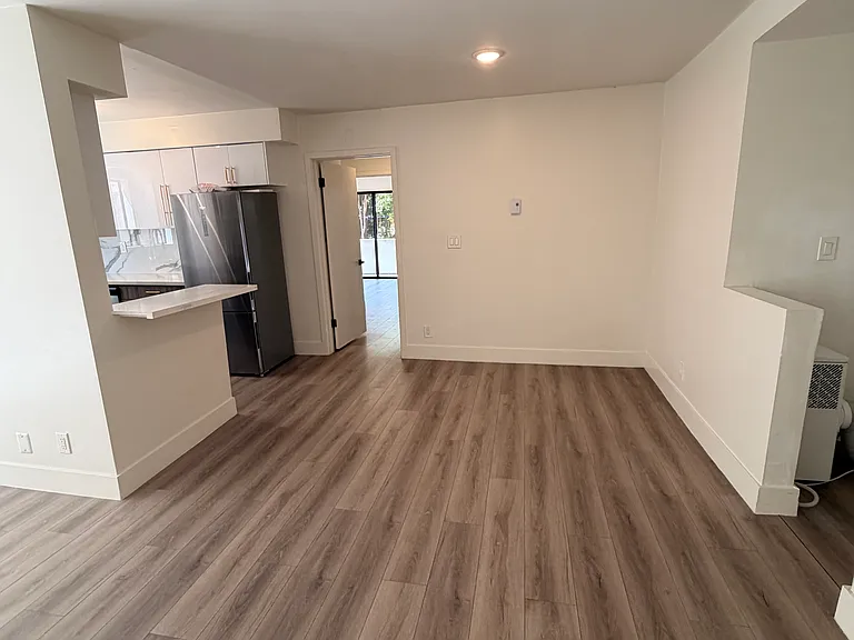 1609 Veteran Ave #3 — Photo 5