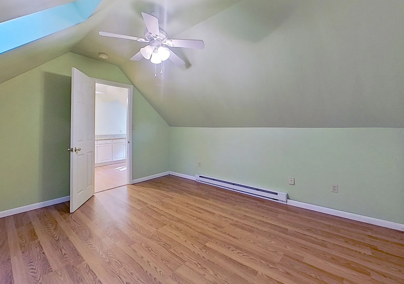 Large Multi-level in Felton — Photo 3