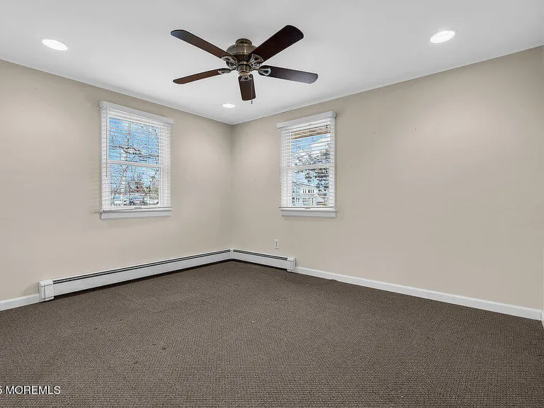 918 Charles Dr — Photo 31