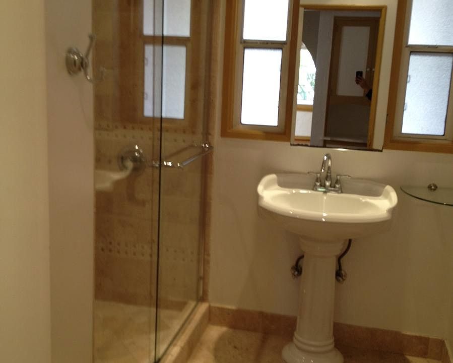1st image of 3438 Hollydale Dr