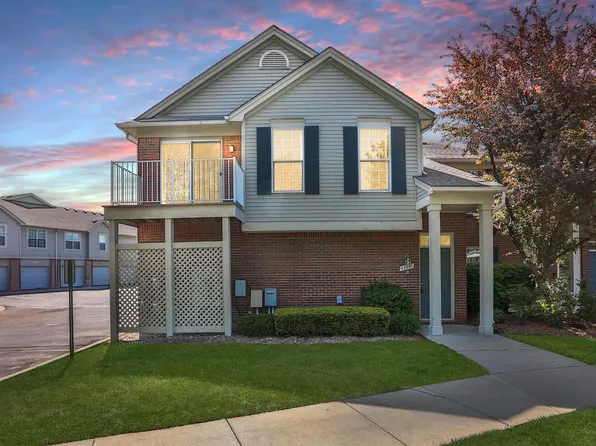 43940 Elm Dr, Sterling Heights, MI 48313
