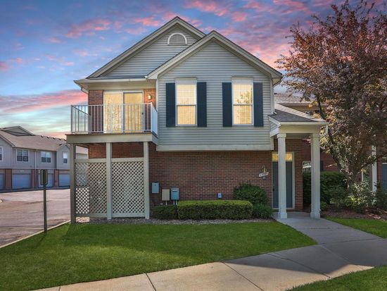 43940 Elm Dr, Sterling Heights, MI 48313