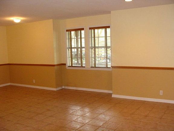5th image of 117 Portia Ave