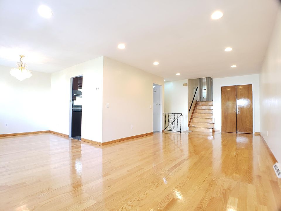 1st image of 5721 226th St #2
