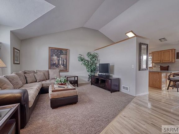 4th image of 812 Pescadero Pl