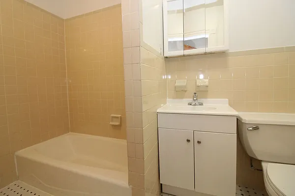 Rented by Proper Real Estate, LLC | media 4