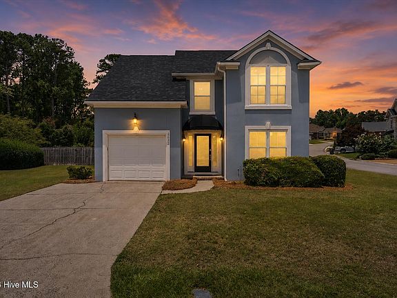 2nd image of 2622 Chaucer Drive