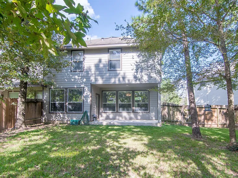15 Aquiline Oaks Pl — Photo 43