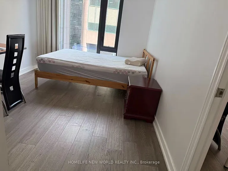 25 Richmond St E #320 — Photo 17
