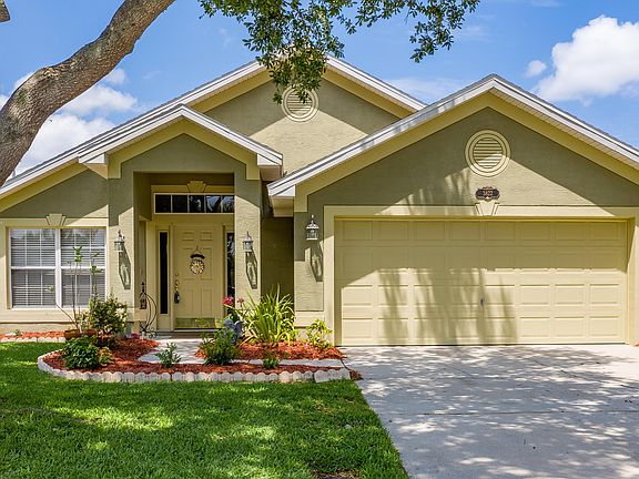 3rd image of 3822 La Flor Dr