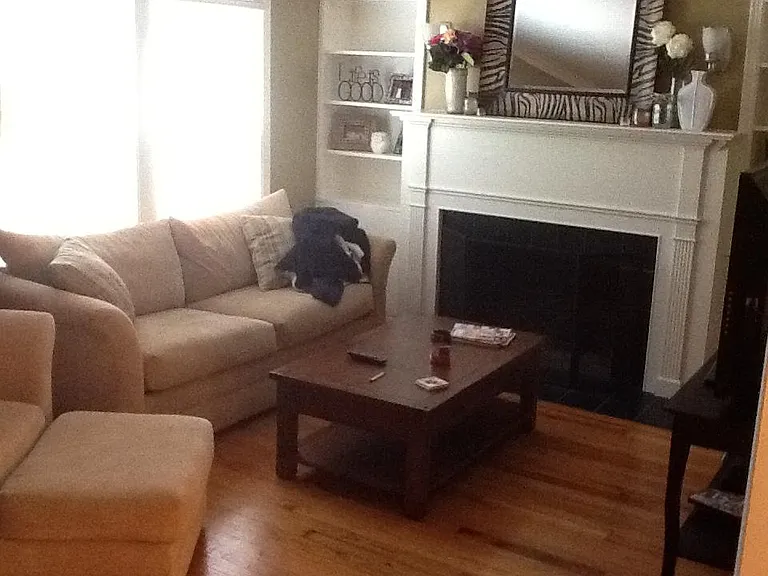 4739 Windsor St — Photo 9