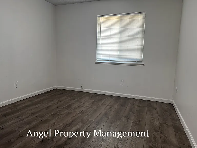 7927 Albion Way — Photo 7