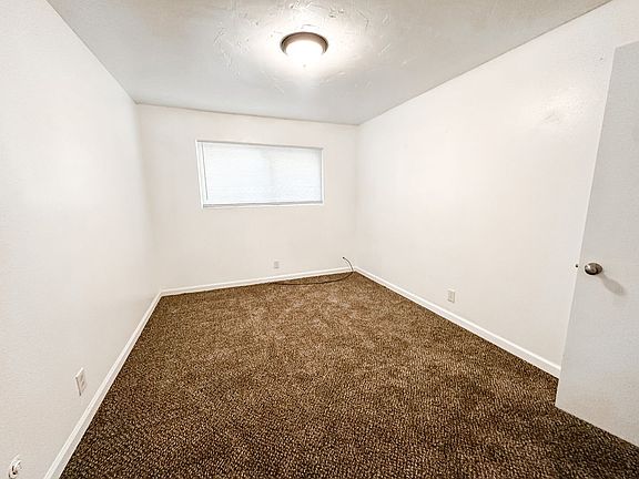 3rd image of 172 Columbia Way #B