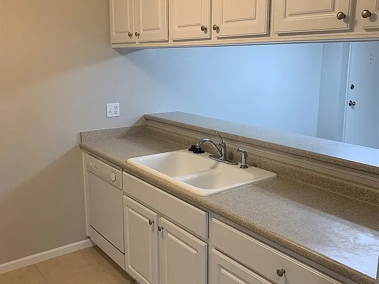 105 NW 8th St #205 — Photo 5