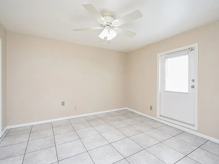 2507 Montrose Blvd #22 — Photo 20