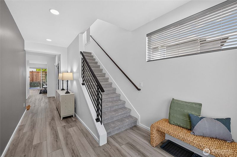 3rd image of 33011 SE Cottonwood Street
