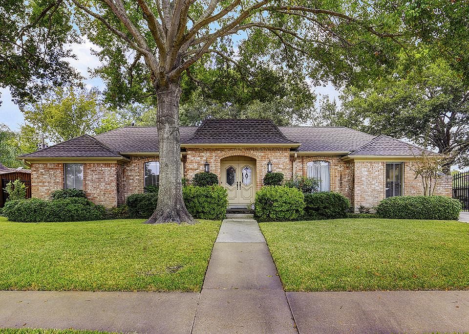 1st image of 11838 Riverview Dr